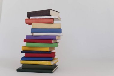 Beyaz arka plan üzerinde izole kitap