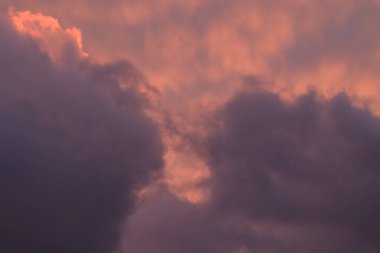 Bulutlu güzel gökyüzü