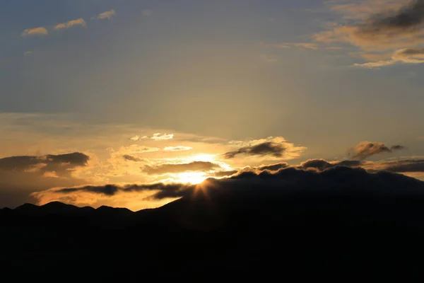 山の上の美しい夕日 — ストック写真