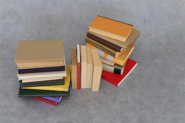 Böcker Inbunden Stack Kunskap Litteratur Utbildning Skola Lärande Lugg Katalog — Stockfoto