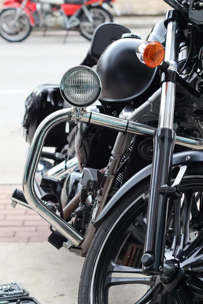 Närbild Motorcykel Parkerad Gata — Stockfoto