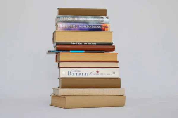 Pile Books Bookshelves Library Closeup — Stock Photo, Image