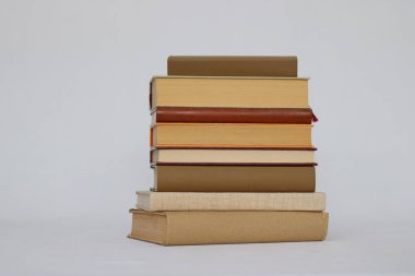 kitaplık ve kitaplık yığını, yakın plan