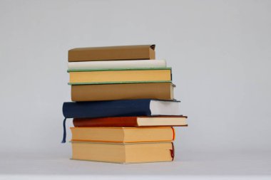 kitaplık ve kitaplık yığını, yakın plan
