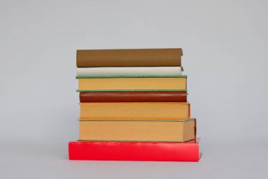 kitaplık ve kitaplık yığını, yakın plan