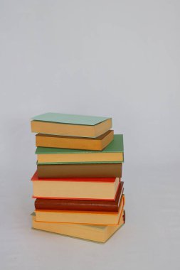 Kitap yığını ve eğitim konsepti