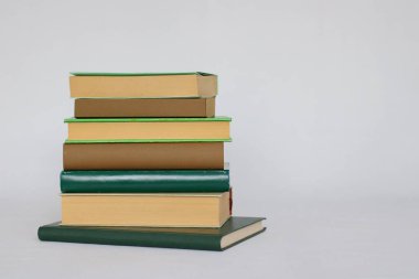 Kitap yığını ve eğitim konsepti