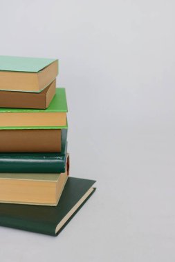 Kitap yığını ve eğitim konsepti