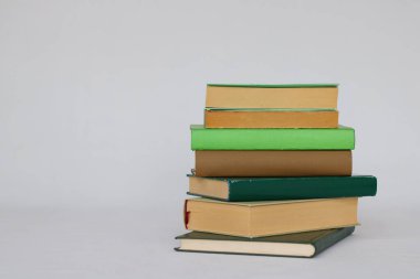 Kitap yığını ve eğitim konsepti