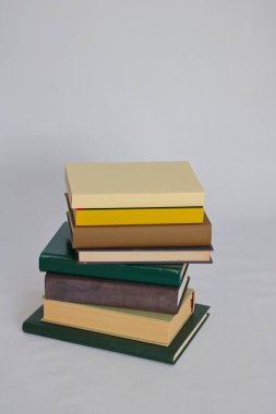 Kitap yığını ve eğitim konsepti