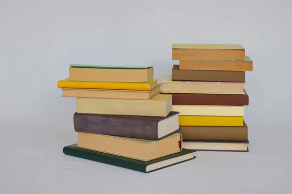 Bücherstapel Und Bildungskonzept — Stockfoto