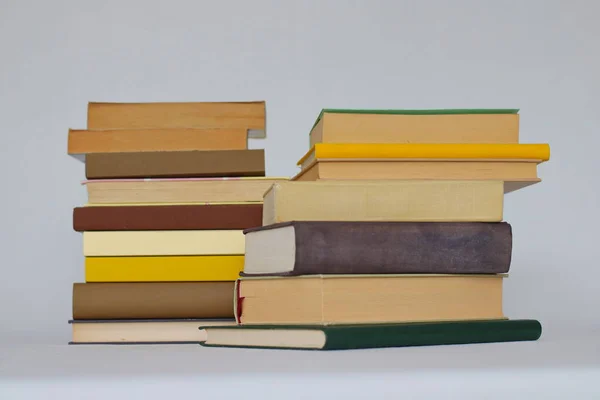 Bücherstapel Und Bildungskonzept — Stockfoto