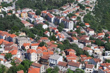 Hırvatistan 'ın güneyinde yer alan Vrgorac kasabası çilek, prosciutto ve et endüstrisiyle tanınıyor.