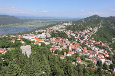 Hırvatistan 'ın güneyinde yer alan Vrgorac kasabası çilek, prosciutto ve et endüstrisiyle tanınıyor.