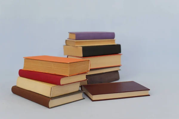 Bücher Und Stapel Von Bildungskonzept — Stockfoto