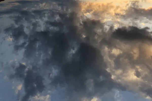 Hermosa Vista Las Nubes —  Fotos de Stock