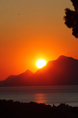 Denizde gün batımı