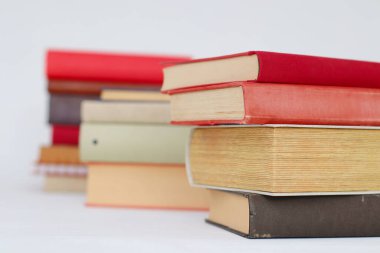 Fırtınadan önce dramatik kara bulutlar