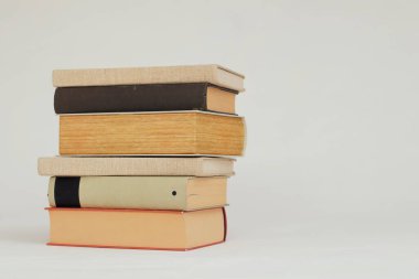 Fırtınadan önce dramatik kara bulutlar