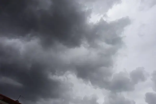 Nuvens Escuras Dramáticas Antes Tempestade — Fotografia de Stock