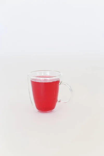 Rote Tasse Auf Weißem Hintergrund — Stockfoto
