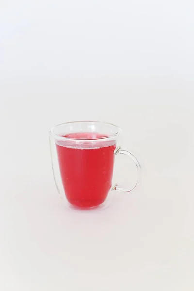 Erdbeersaft Einer Glasschale Auf Weißem Hintergrund — Stockfoto