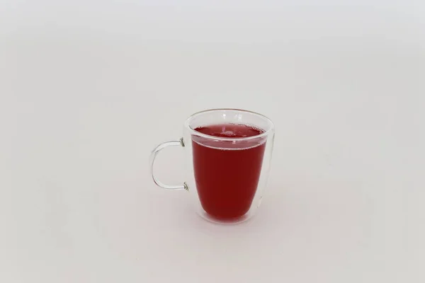 Ein Glas Roter Tee Auf Weißem Hintergrund Foto Hoher Qualität — Stockfoto