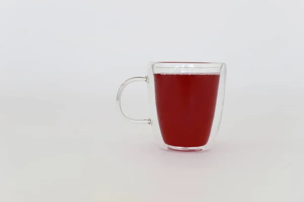 Glas Rotes Bier Auf Weißem Hintergrund — Stockfoto