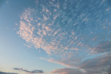 Güzel gün batımı gökyüzü bulutlu