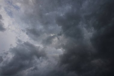 Kara bulutlar dramatik gökyüzü