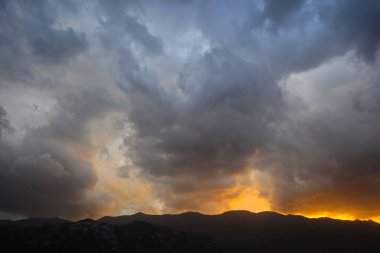 Dağda gün batımı