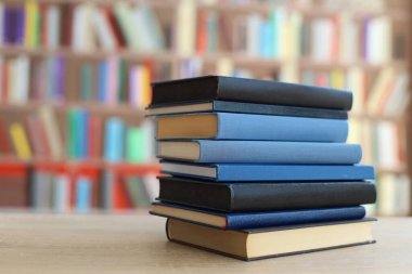 Kitap yığını, kütüphane arkaplanı