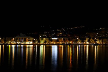 Makarska, Hırvatistan, gece panoraması, illüstrasyon, fotoğraf