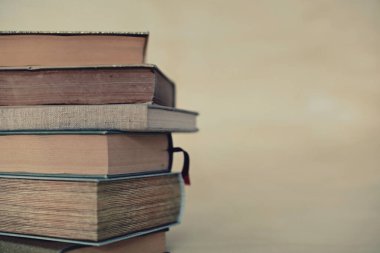 Eski arkaplanda klasikler