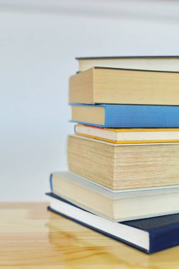 Kitap yığını, eğitim,