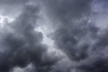 Yağmurdan önce kara fırtına bulutları, arkaplan