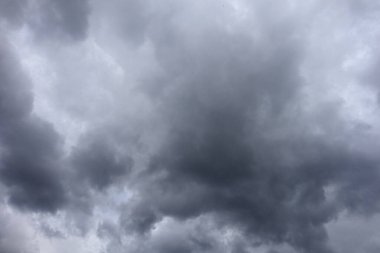 Gökyüzündeki fırtına bulutları