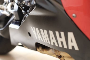  Bölünme, Hırvatistan, 20.05.2024. Yarış motosikleti Yamaha R1, yakın plan - motosiklet, ai, yüksek kalite fotoğraf
