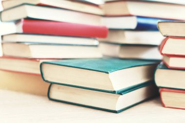 Kitap yığını, eğitim ve kütüphane kavramı