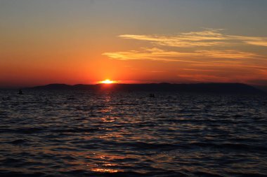 Denizde gün batımı, Hırvatistan 'da deniz üzerinde güzel gün batımı, romantizm, güzel manzara, yaz, deniz, tatil