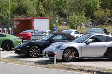Porsche 9-1 'in Porsche Porsche Porsche' si
