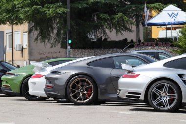 Şehirdeki araba parkı