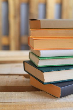 Masadaki kitaplar, eğitim., 