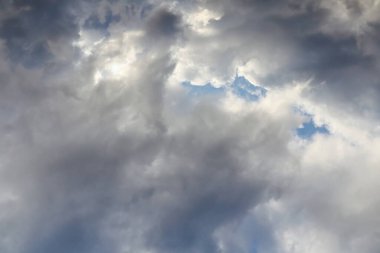 Gökyüzündeki bulutlar