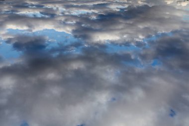 Bulutlu güzel gökyüzü