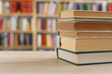 Yolda araba kazası..