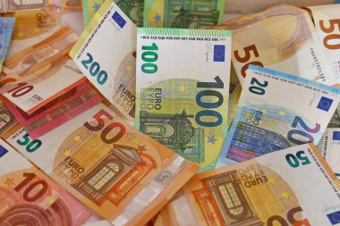 Avro banknotları ve sikkeler