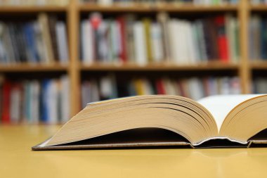 Kitap ve açık kitaplar