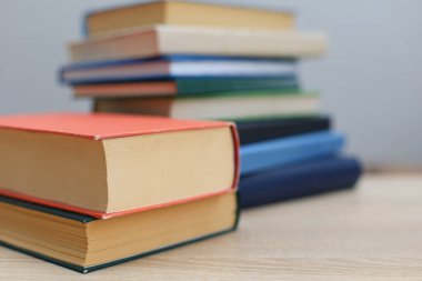 Kitaplar kütüphanede, ansiklopedi, büyüme, tarih, bilgi, entellektüel, tecrit, bilgi, öğrenme, insan, baskı, pazar, satış, ticaret, illüstrasyon, delhi, poster, 