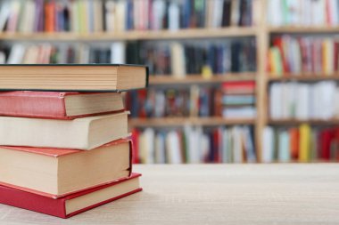 Kitaplar ve gözlük